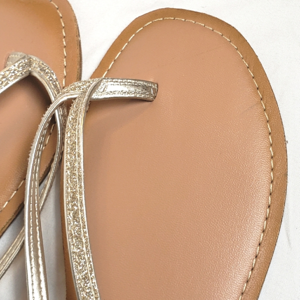 Old Navy Gold Glitter Thong Sandals - Picture 7 of 9